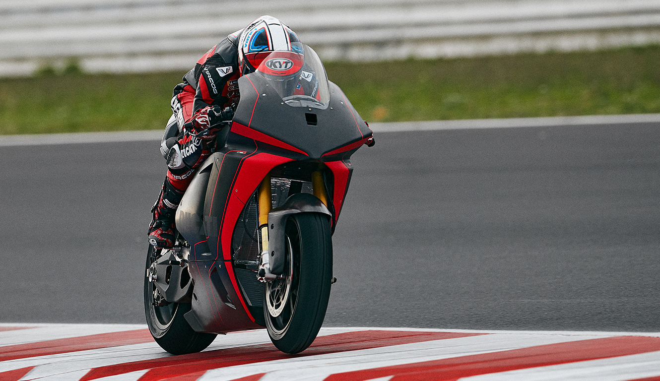 Read more about the article Ducati V21L har fått sine første runder på Misano. «So what?» Vel, den er helelektrisk.